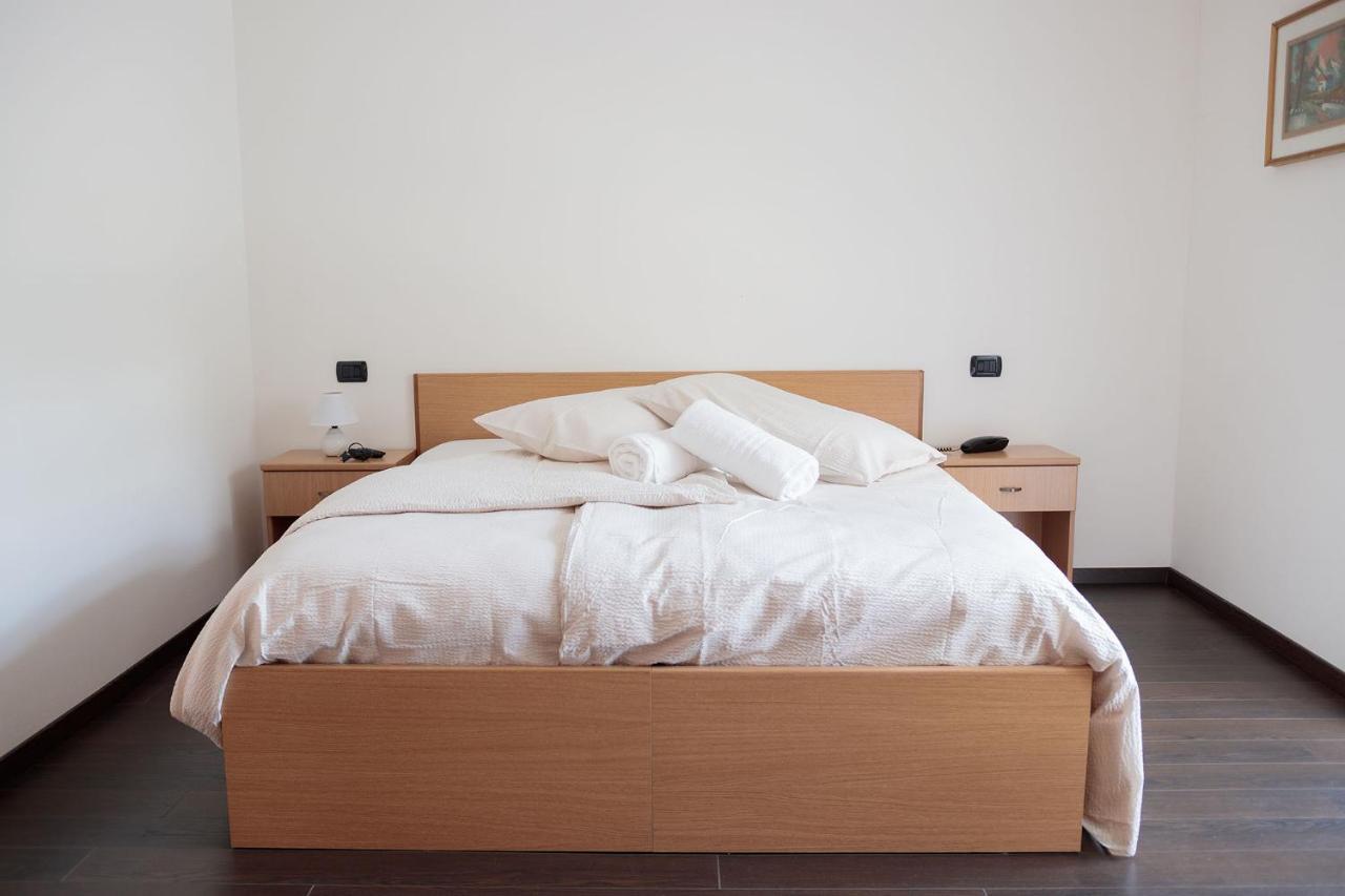Hotel Milano Tione di Trento Ngoại thất bức ảnh